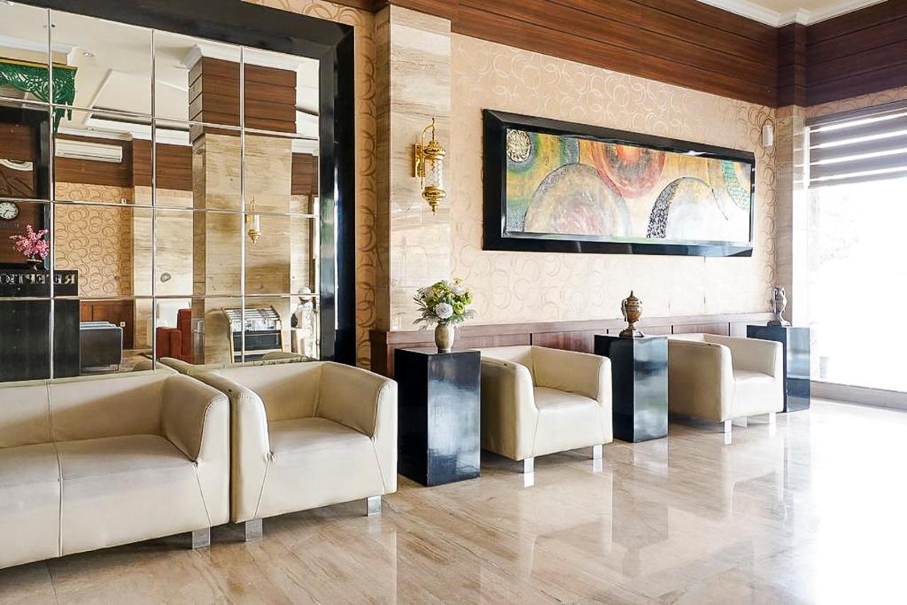 Oyo 289 Hotel Dalwa Syariah Pasuruan Dış mekan fotoğraf